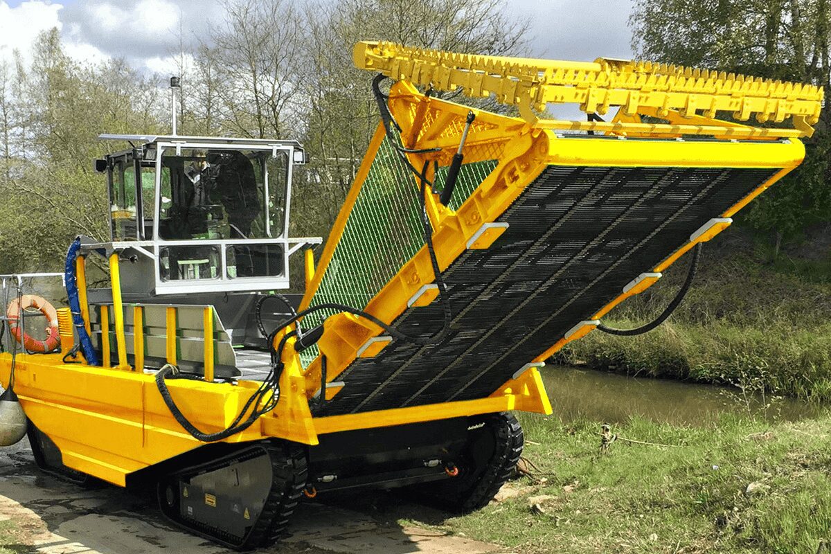 Weedooboats - dredging machinery